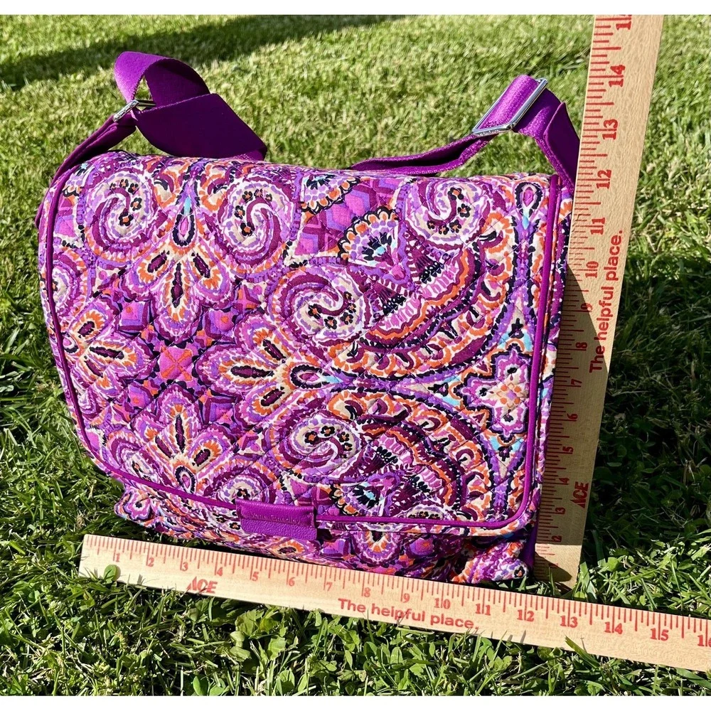 Vera‎ Bradley Iconic Messenger Bag Womens Medium Purple Dream Tapestry Crossbody